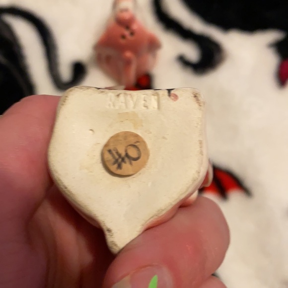 3/$30 Vintage Elephant Salt And Pepper Shakers - Picture 5 of 6